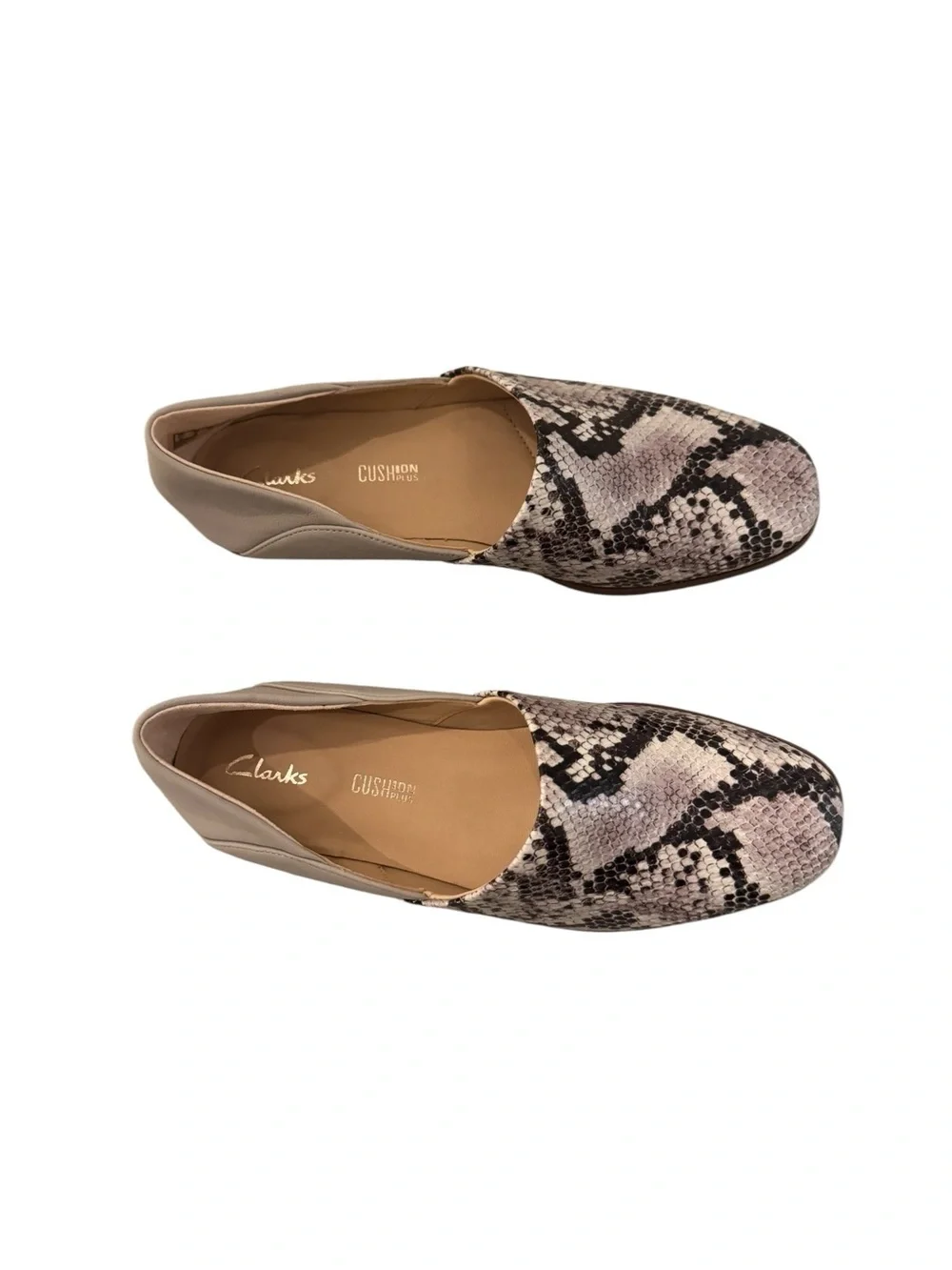 Clarks Pure Tone loafers in a grey snake combi print women’s size 6M